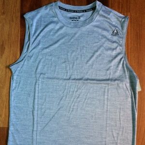 Mens Reebok Training Shirt Heather size Med  NWT